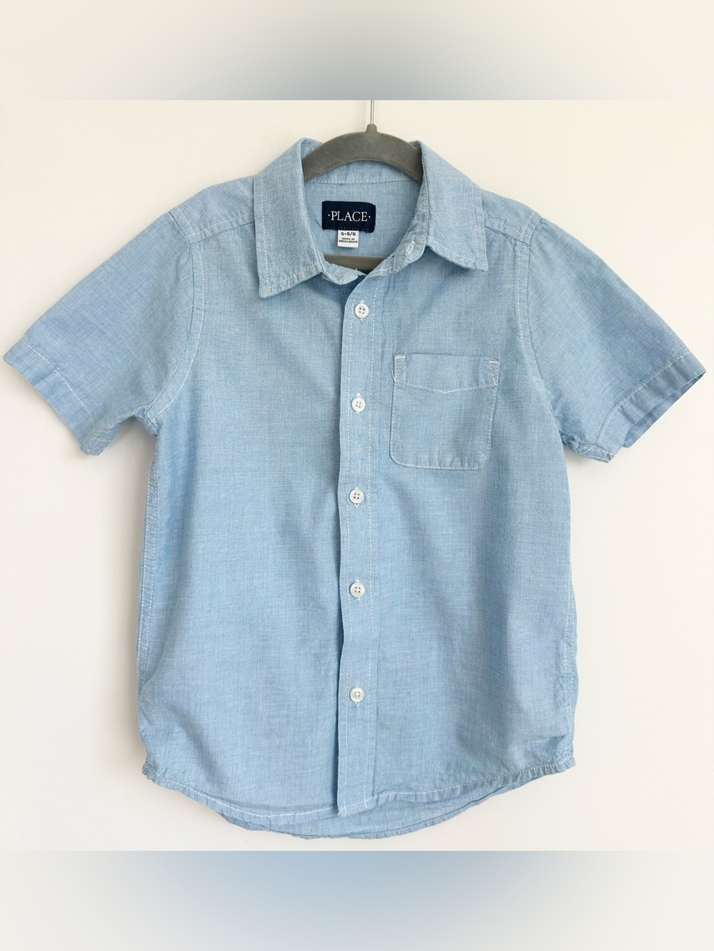 Like New! CHILDRENS PLACE Light Blue Denim Short Sleeve Button Down Size S (5-6)